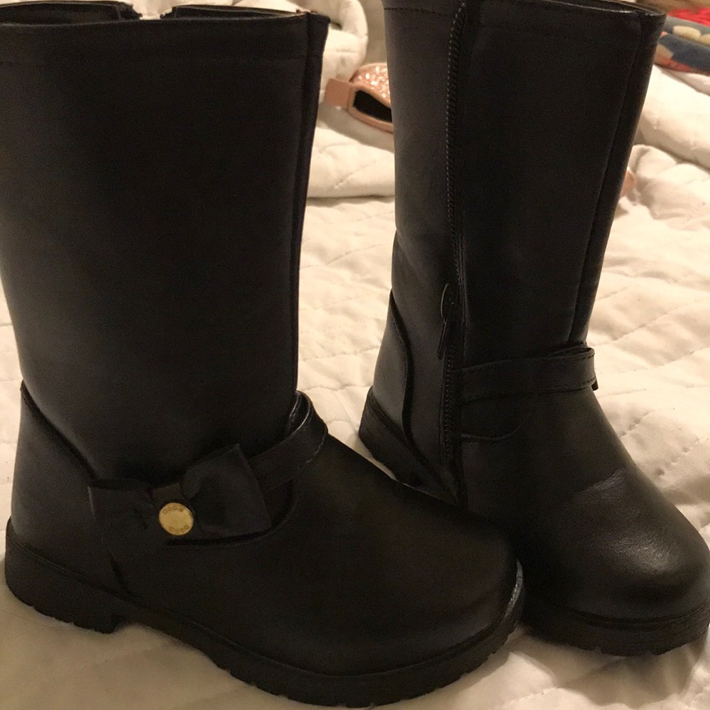 Black boots